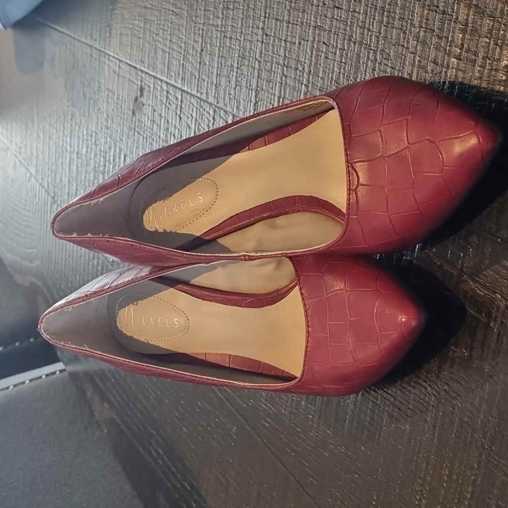 Size 8.5 ladies high heel shoes